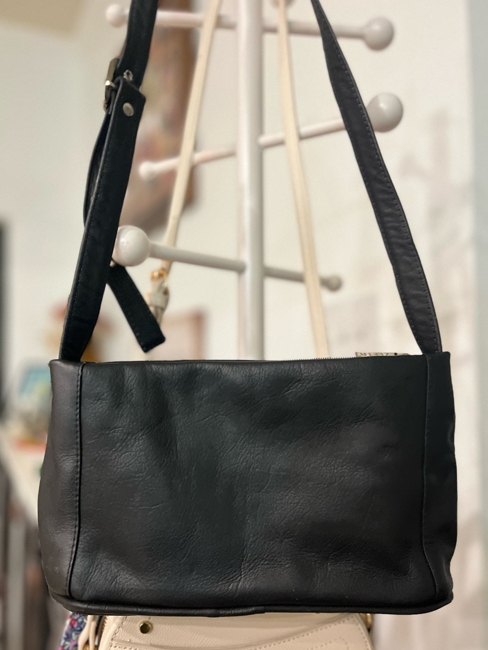 Vintage ZEETA Genuine Leather Shoulder / Crossbody Bag